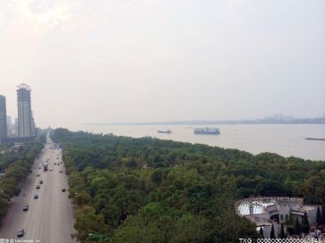 天津两条高速公路及三座桥梁因占路施工部分路段变窄
