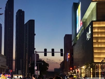 武汉“最美观江地铁”轨道交通16号线开通运营